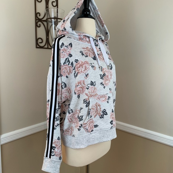 Calvin Klein Rose Spray Printed Cropped Hoodie - Picture 3 of 8